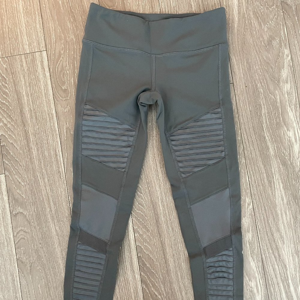 NWOT Alo Yoga High-Waist Moto Legging Anthacite Gray Size Small